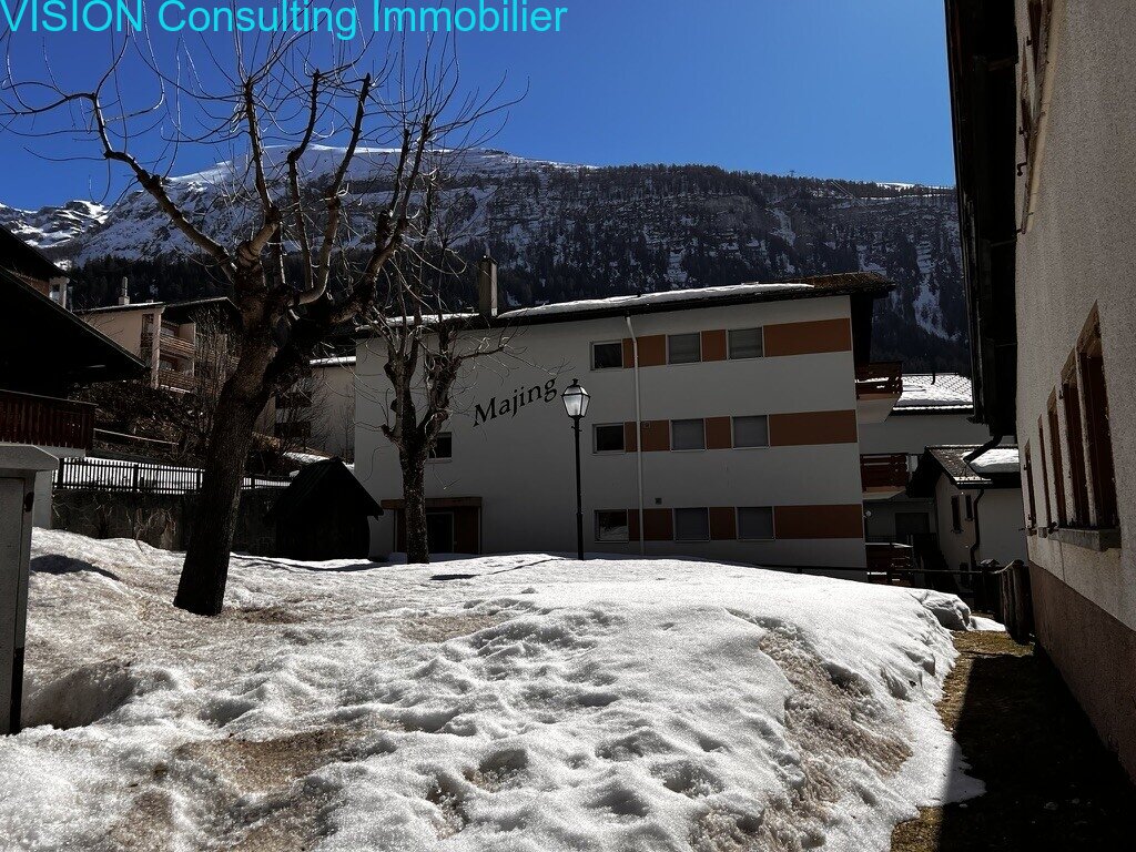 Moderne Hotelanlage in alpiner Lage mit optimaler Raumaufteilung und Bergpanorama