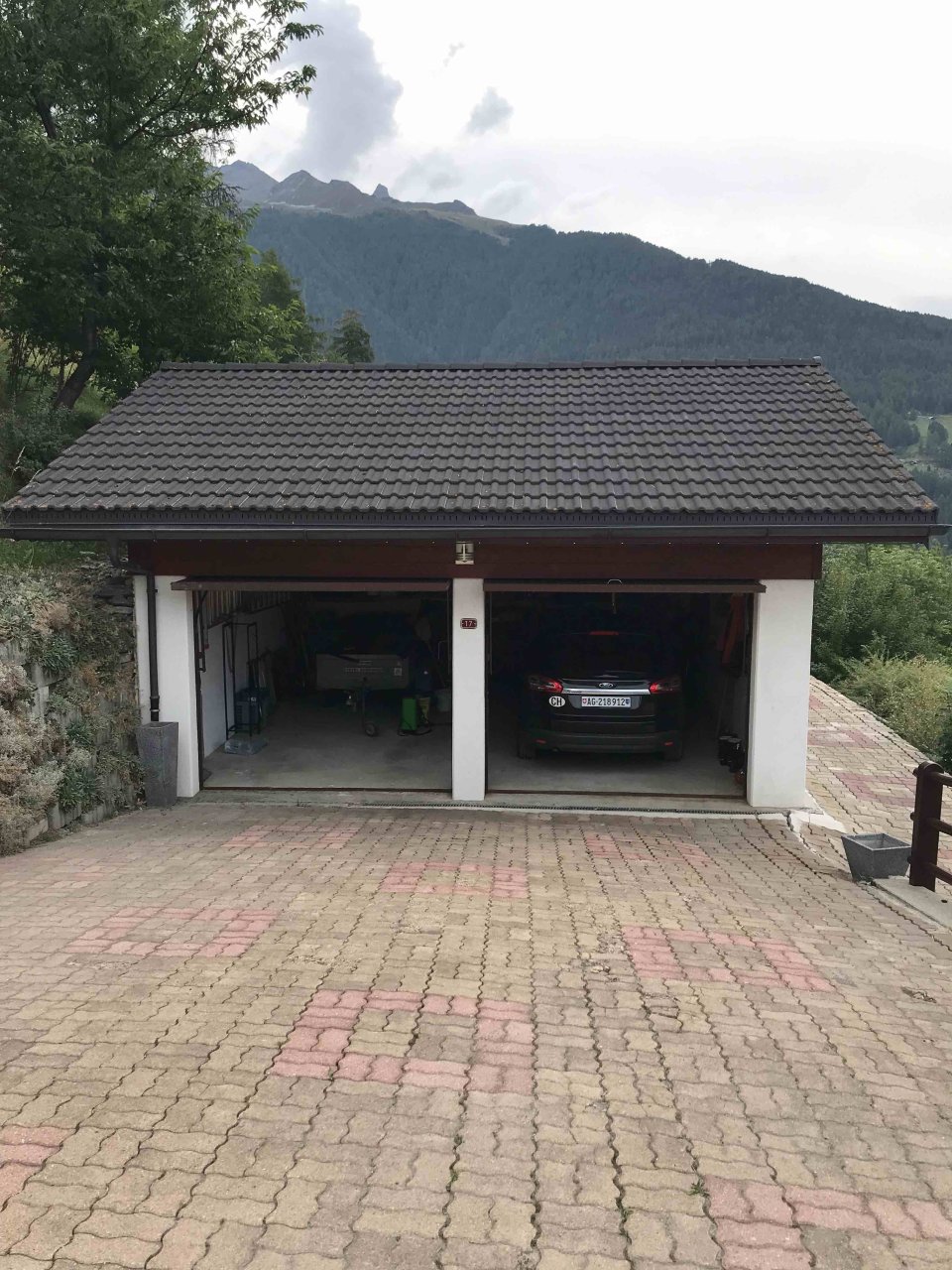 Double garage 